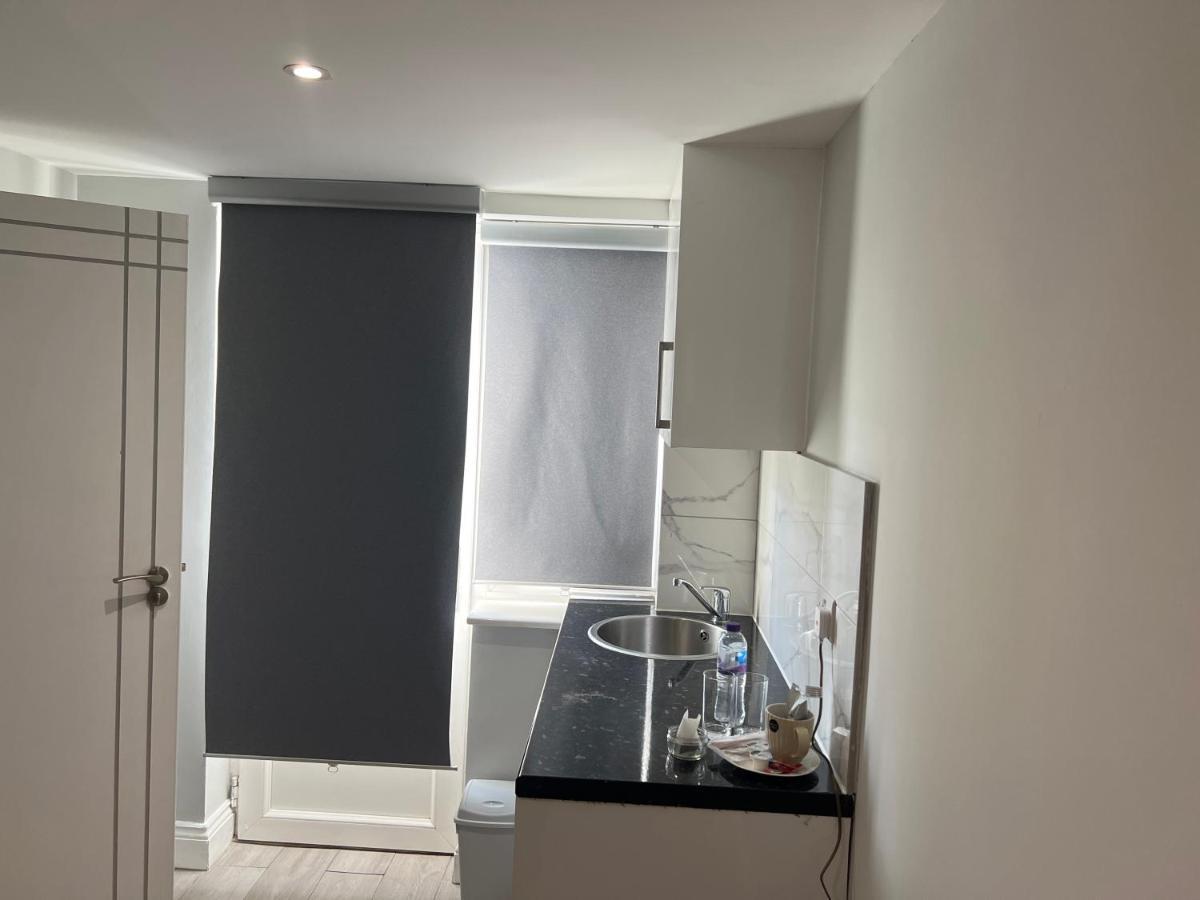 Wisdom Care: The Orpington Cutie Hotel Ngoại thất bức ảnh