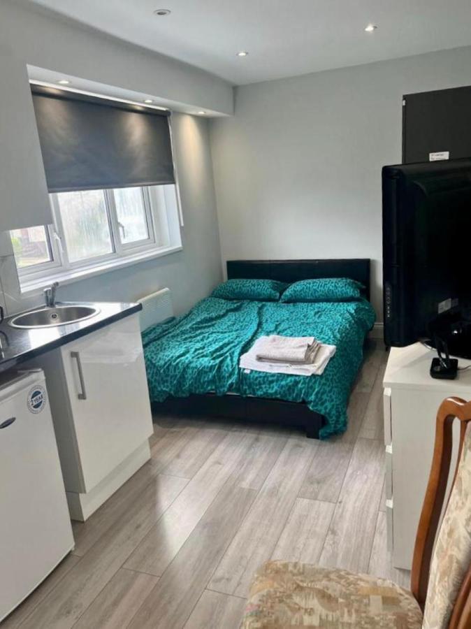 Wisdom Care: The Orpington Cutie Hotel Ngoại thất bức ảnh