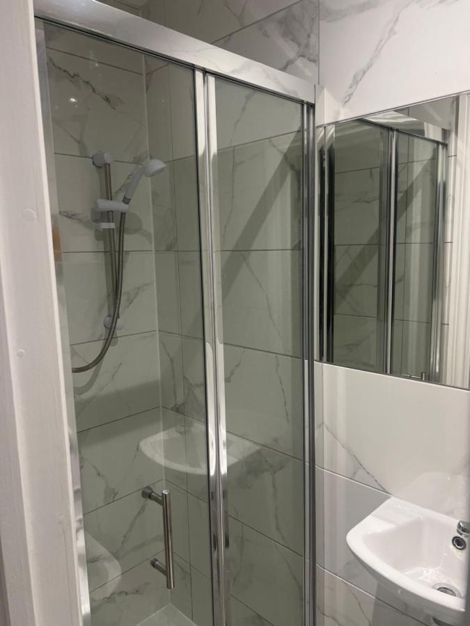 Wisdom Care: The Orpington Cutie Hotel Ngoại thất bức ảnh